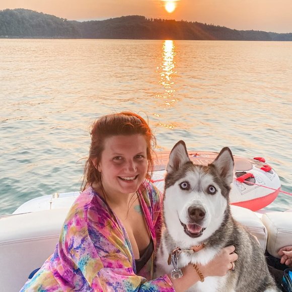 Meet your Posher, Amber - Picture 2 of 2